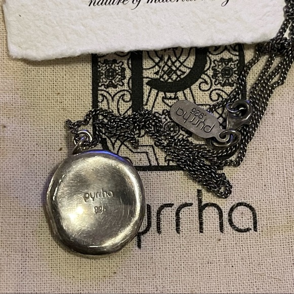 Pyrrha Skull Necklace silver and 14k gold - Picture 4 of 4